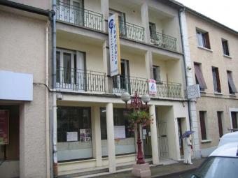 Building with Commerce Carmaux